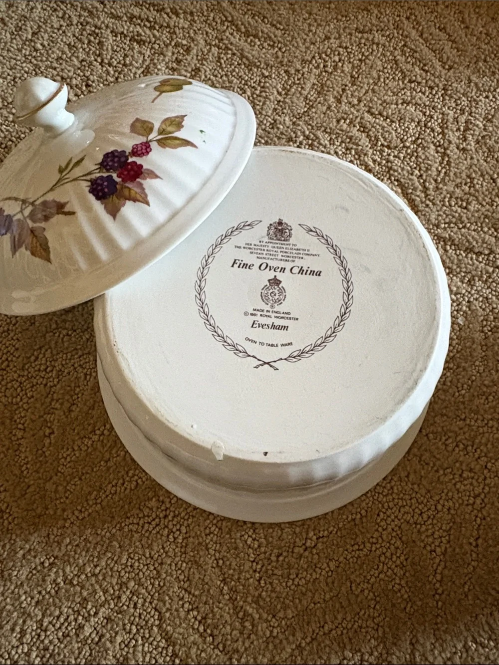 Royal Worcester Porcelain Covered Bowl with Fruit Motif and Gold Trim